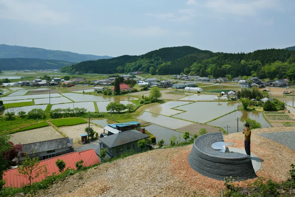 慰霊碑「石の祈念堂」
2015 グッドデザイン賞