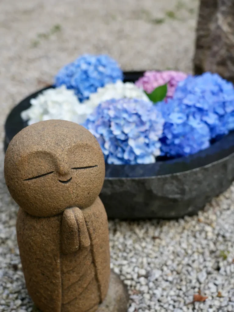 あじさいとお地蔵さま